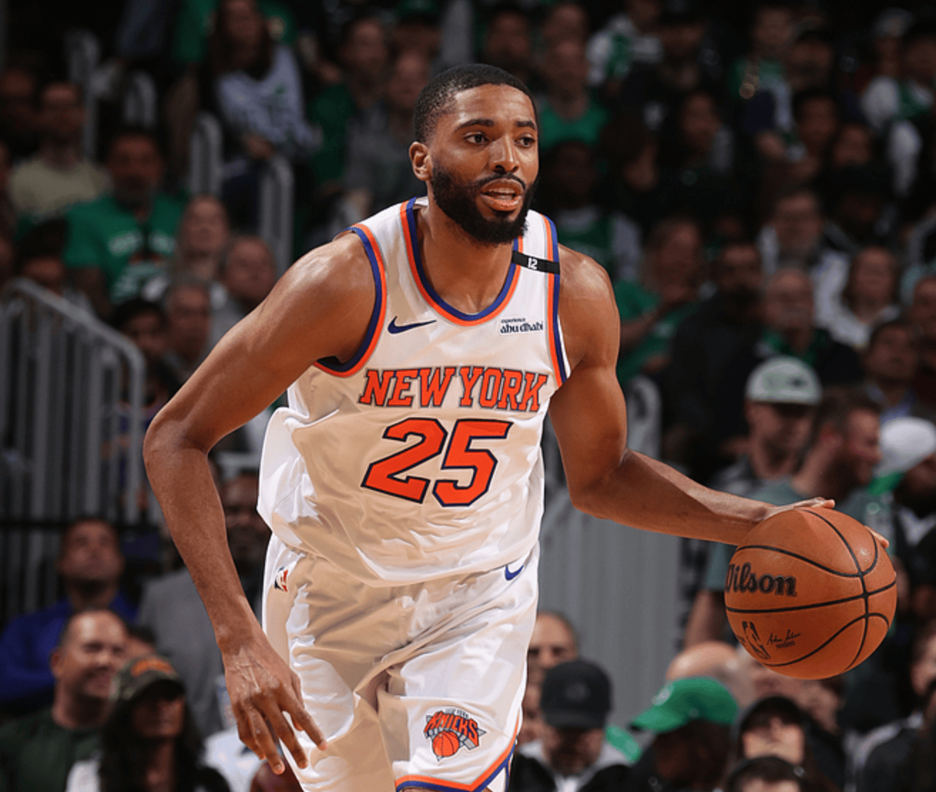 NBA季后赛转会期再迎强敌；纽约尼克斯更衣室发声；主帅态度：引发热议；医务组通报恢复的简单介绍