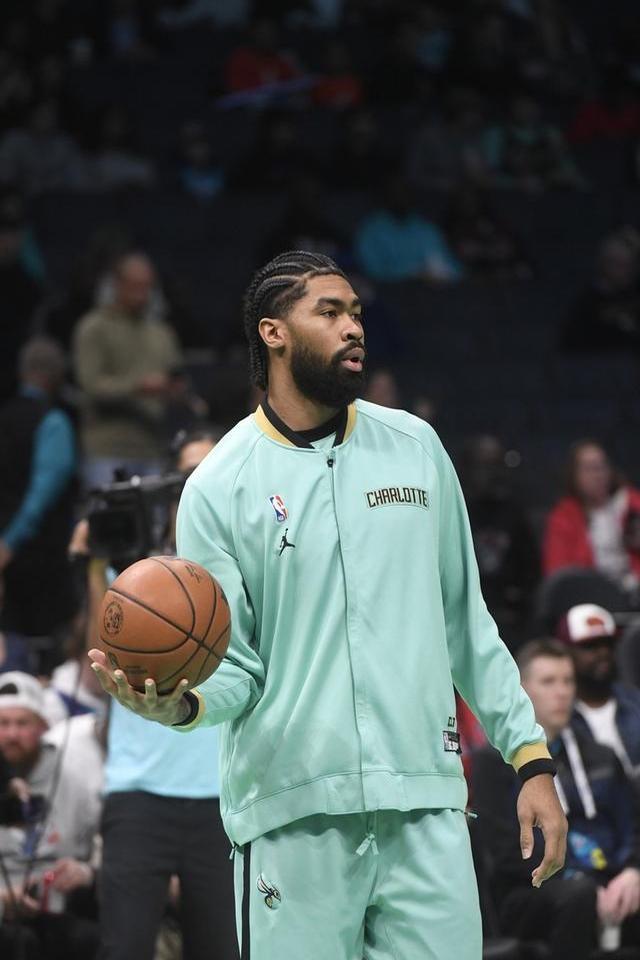 包含NBA常规赛赛程吃紧，夏洛特黄蜂赛前临场应变，气氛紧张，年轻球员得到机会的词条-开云官方下载