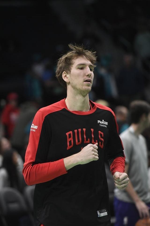 包含NBA常规赛赛程吃紧，夏洛特黄蜂赛前临场应变，气氛紧张，年轻球员得到机会的词条