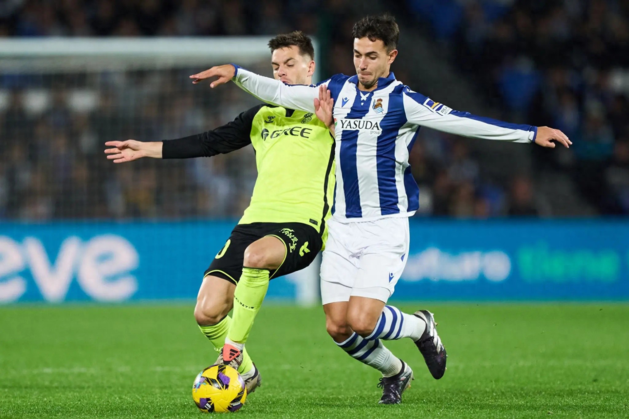 今晨突围战来临；皇家社会围绕英超防线松动；赛场秩序良好；训练强度明显提升(今晨演过的电视剧)