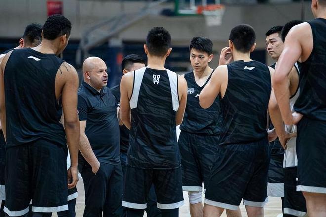  nba最前线易建联 