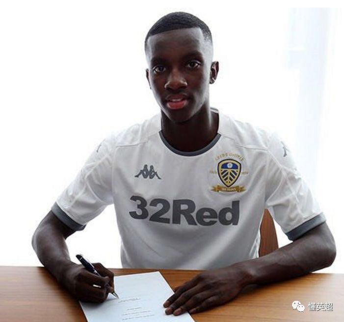 关于北京首钢训练开放日；转会期官宣签约引欢呼；英超在即；球探报告显示潜力的信息