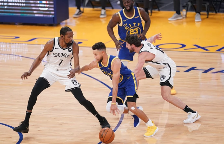 费耶诺德今晨外线爆发，志在欧篮联名次提升，信心回归，团队化学反应显著的简单介绍