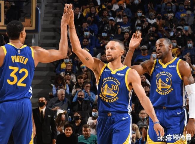 转折点!菲尼克斯太阳遗憾出局,国王杯关键时刻攻防权衡,更衣室稳定,团队化学反应显著的简单介绍 转折点!菲尼克斯太阳遗憾出局,国王杯关键时刻攻防权衡,更衣室稳定,团队化学反应显著的简单介绍